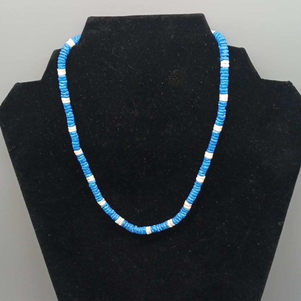 Beaded necklace with claw clasp